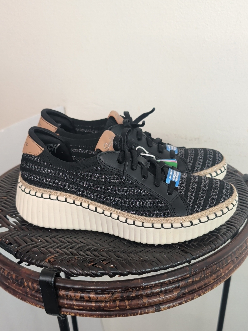 Skechers Wilshire Blvd Bellevue Sneakers Women's Size 6.5 NWT